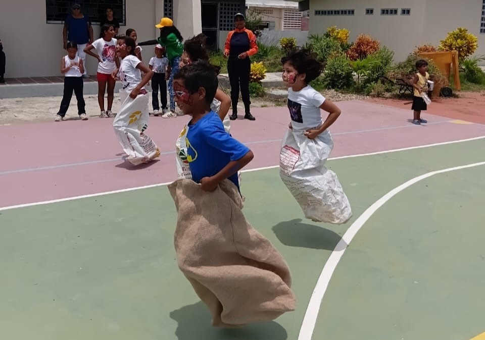 Plan “Miranda RÍE 2026” llevó alegría a las familias de Tacarigua de la Laguna
