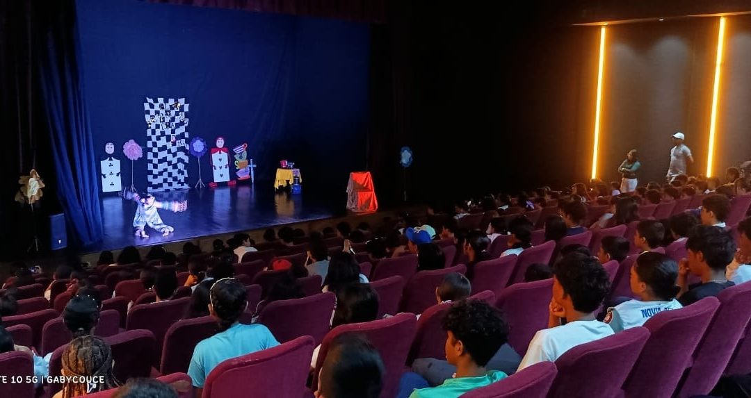 Más de 250 niños disfrutaron de la obra “El Frabulloso Día” en Carrizal