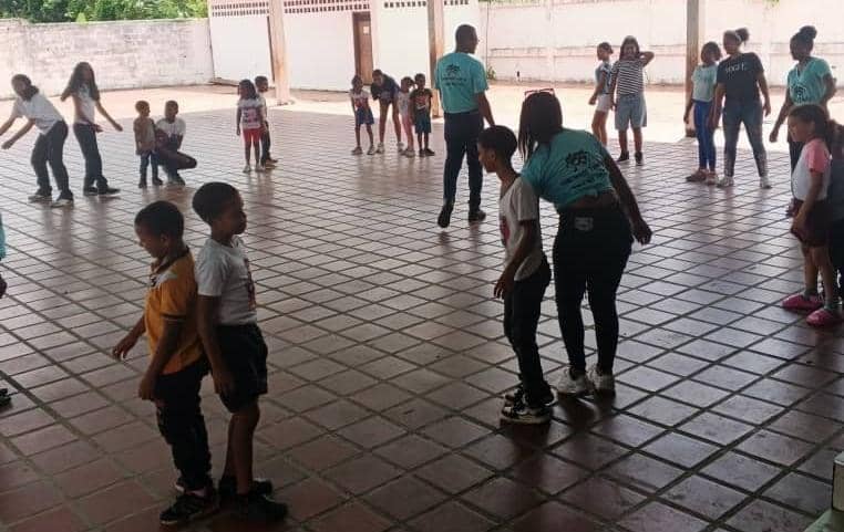 Teatro y deporte llegaron a Tacarigua con el Plan Vacacional Comunitario Miranda RÍE 2026