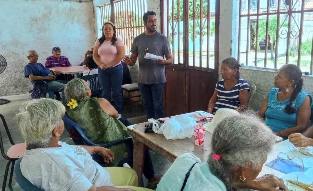 Adultos mayores de Mopia compartieron sus historias y tradiciones en encuentro cultural