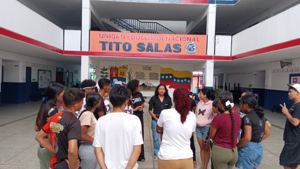 Taller de sanación emocional llega al campamento Tito Salas en Baruta