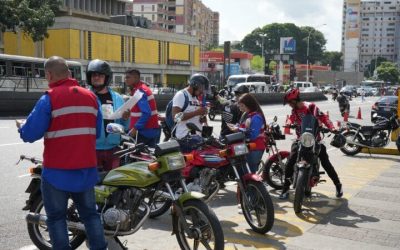 Preparan normas para proteger a repartidores y al transporte por aplicaciones digitales