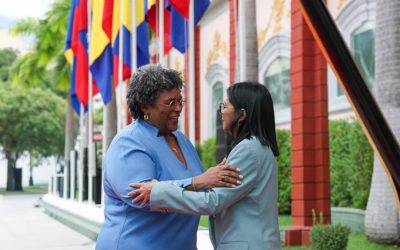 Presidenta Delcy Rodríguez evalúa agenda de cooperación con la primera ministra de Barbados