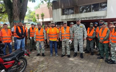 Entregan insumos a milicianos para el relevo de guardia en la operación Insumos Venezueal Renace en La Guaira