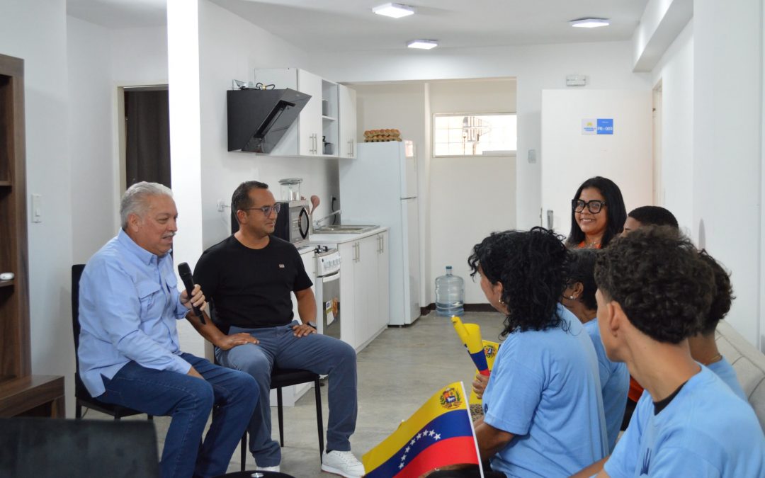 Familias afectadas por los sismos reciben nuevas viviendas en Guatire