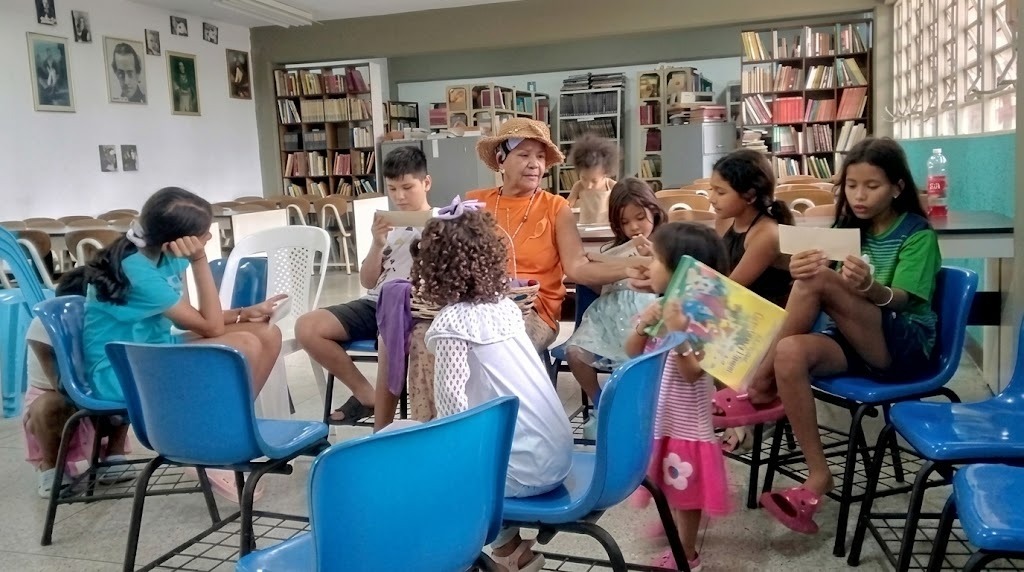 Ruta de la Esperanza lleva taller de poesía y lectura a Baruta