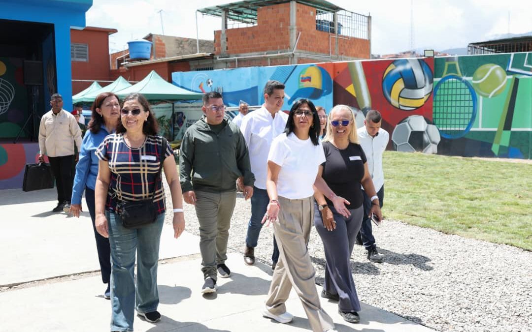 Presidenta Delcy Rodríguez verifica Plan de Recuperación Escolar en Catia