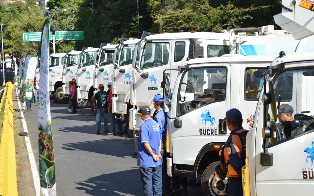 Gobernador Elio Serrano entregó maquinarias y camiones para la recolección de desechos en el municipio Sucre