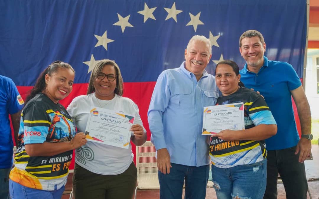 Entregan en Brión los primeros certificados de Capacitación Técnica en Procesos Constructivos de Viviendas