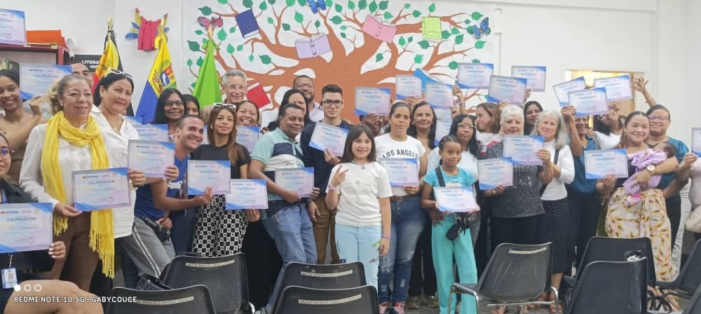 Miranda: Biblioteca Epoima certificó a 72 personas en IA, ofimática y computación