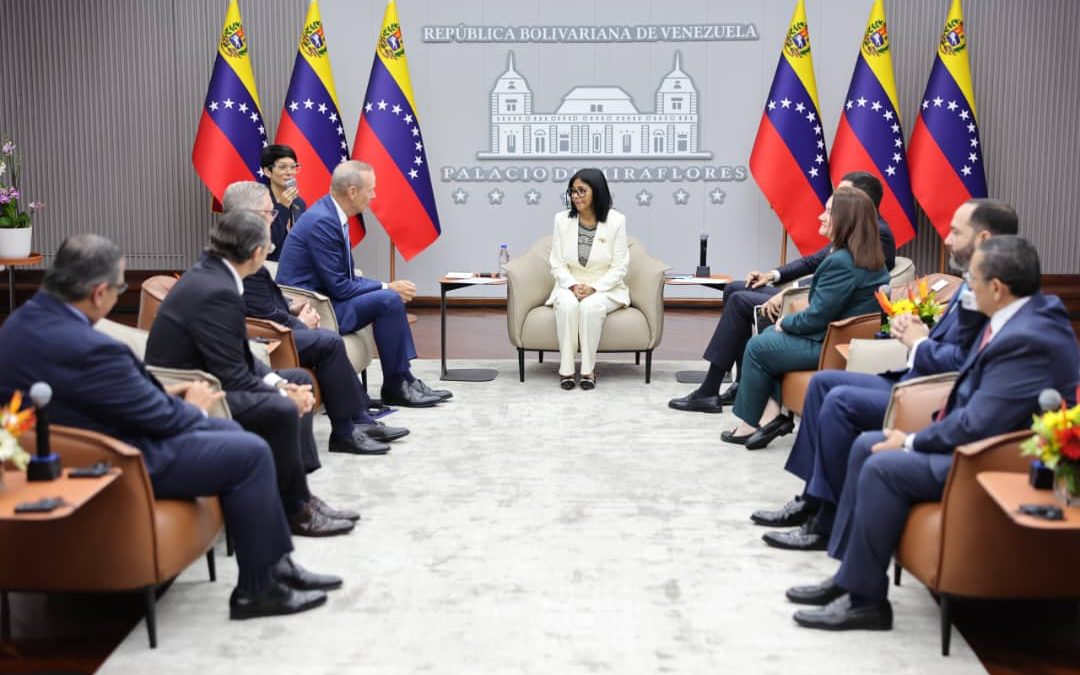 Presidenta Delcy Rodríguez sostiene reunión estratégica en Miraflores con altos directivos de Chevron