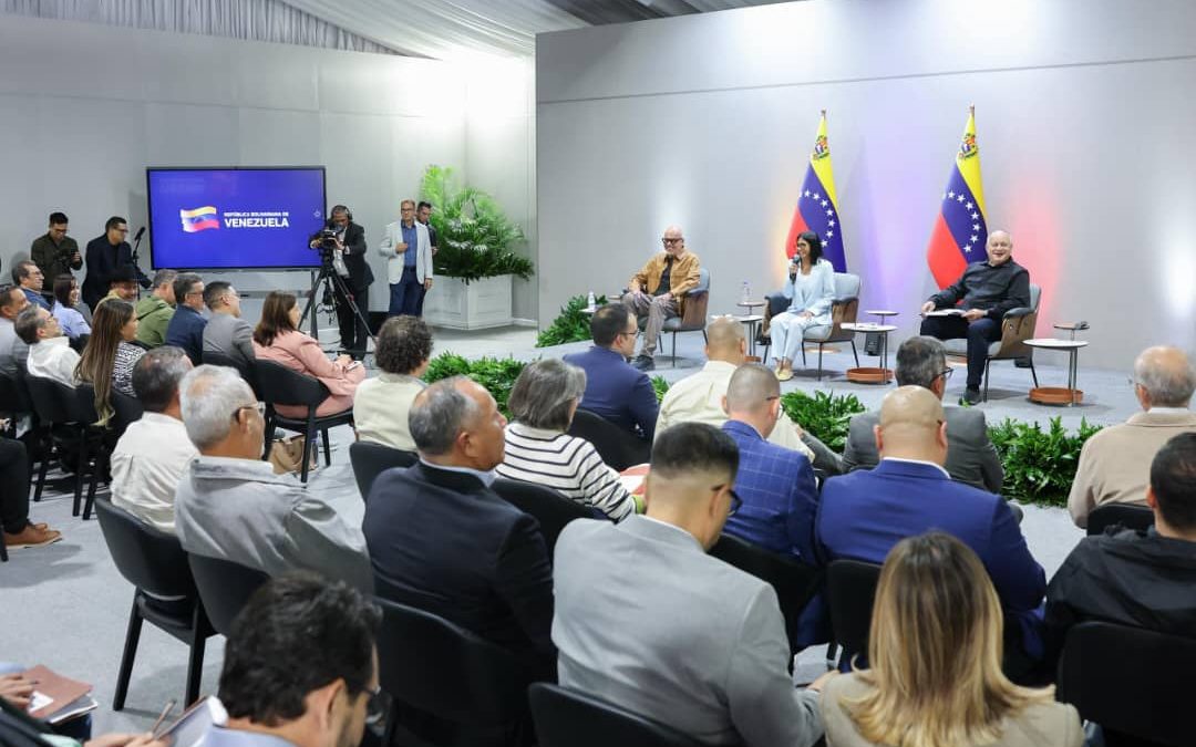 Presidenta Delcy Rodríguez encabezó reunión de trabajo con alcaldes, gobernadores y alto mando político