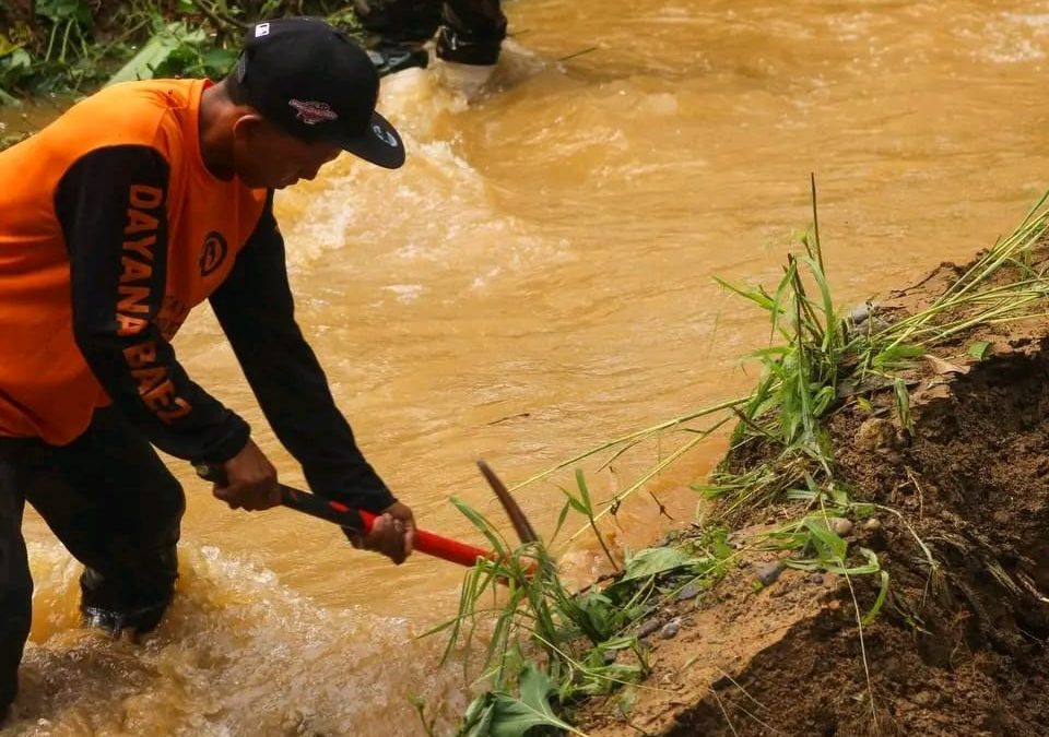 Despejan el cauce del río Marare en el puente El Embudo de Ocumare del Tuy