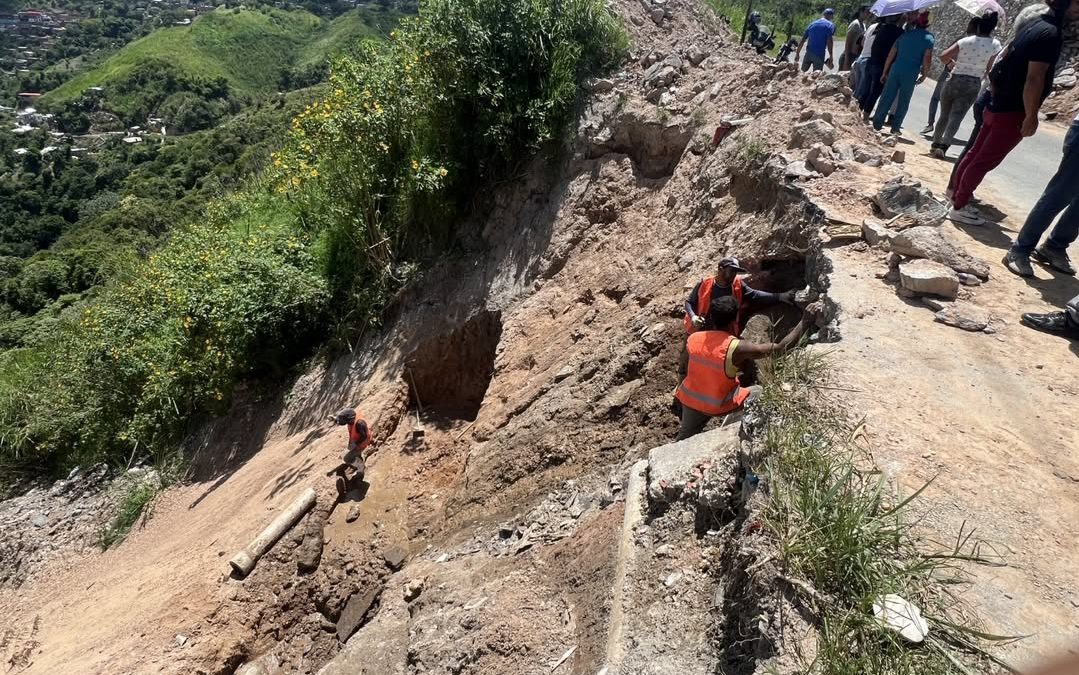 Iniciaron construcción de muro de contención en vía principal de La Macarena Sur
