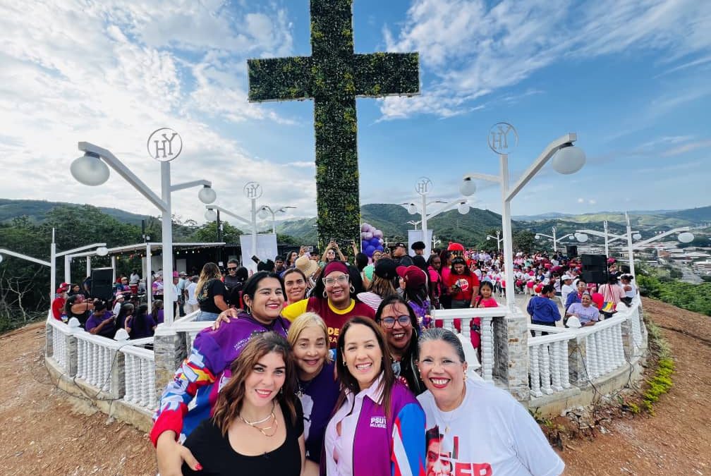 Realizan encuentro de la estructura de mujeres en Miranda