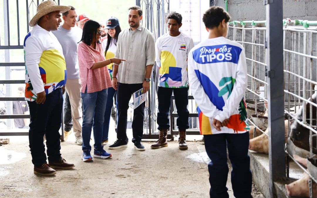 Presidenta Rodríguez evaluó producción del centro El Granero de Dios en Caucagüita