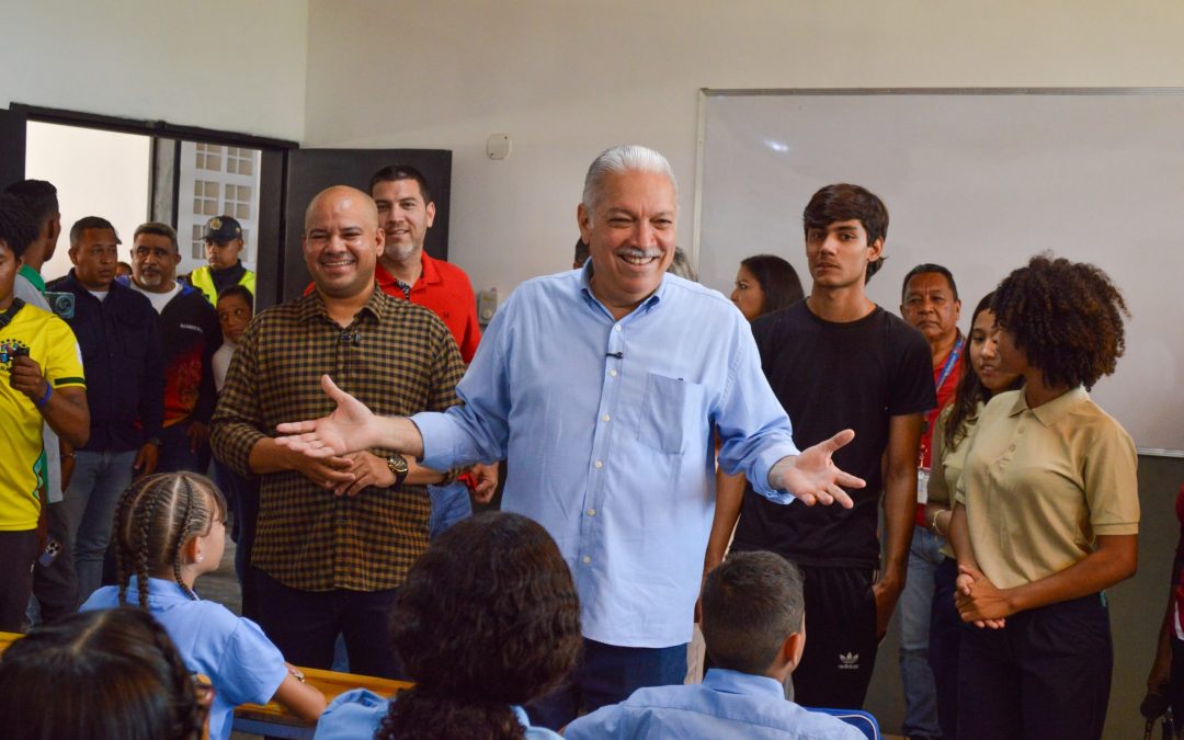 Municipio Independencia inicia año escolar con apertura total de unidades educativas