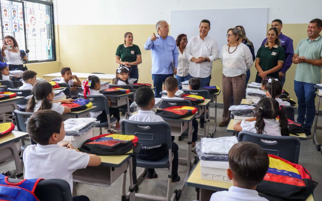 Más de 480 alumnos reanudan clases en la remozada UEN Sorocaima de Baruta