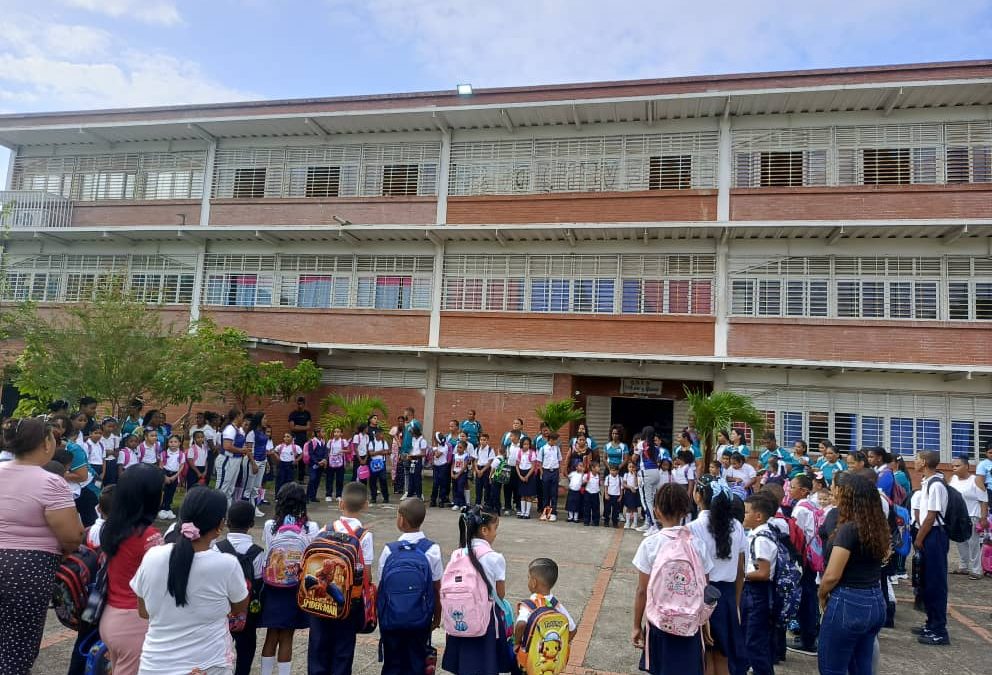 Plan de Lectura Bicentenario acompañó el regreso a clases de más de 370 personas en Acevedo