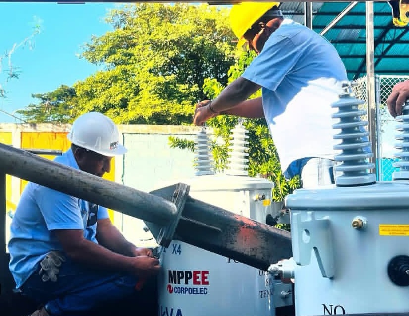 Mejoran servicio eléctrico en sector Araguita 4 con instalación de nuevo transformador