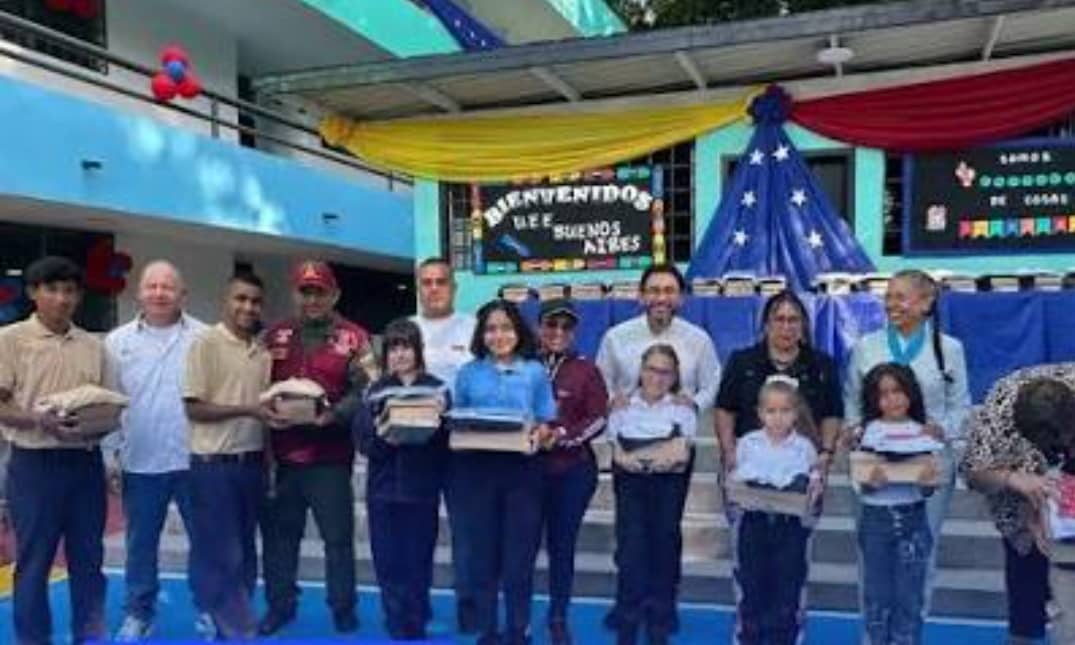 Reinauguran Unidad Educativa Estadal Buenos Aires en Los Teques