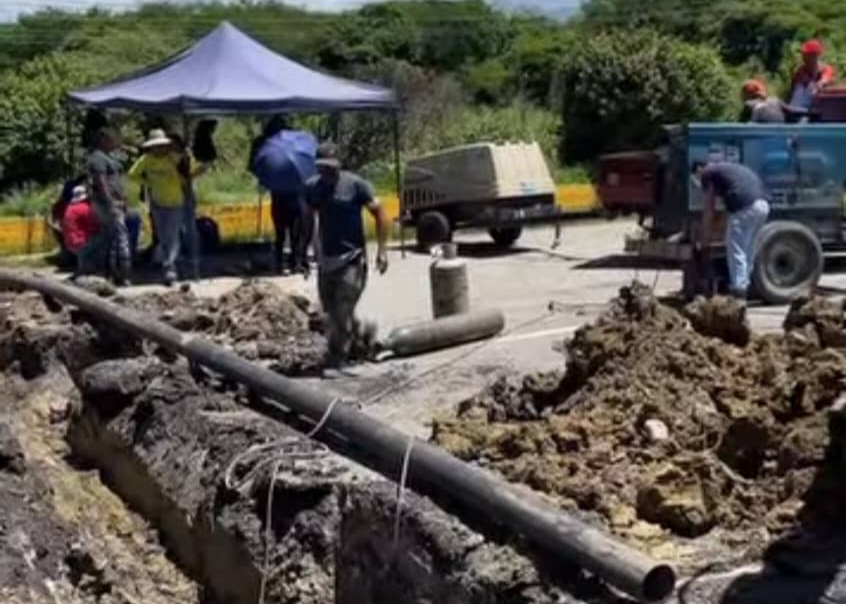 Sustituyen tubería de agua potable en San Francisco de Yare