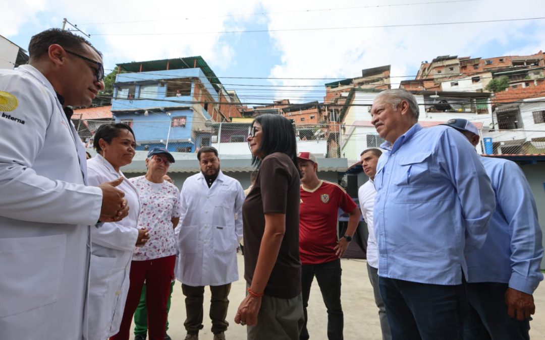 Presidenta Delcy Rodríguez supervisó resultados de Consulta Popular en la comuna El  Gran San Blas de Petare