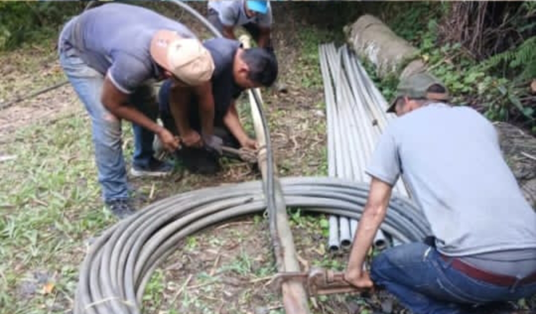 Realizan labores de mantenimiento en pozo de agua en sector La Mata de El Hatillo