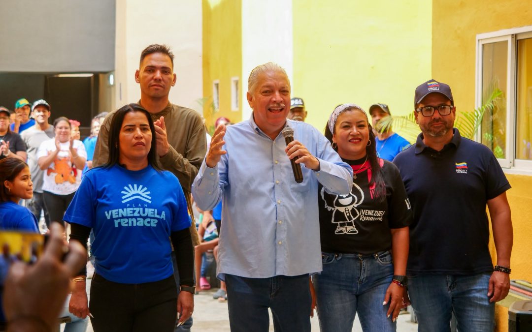 Entregan 77 viviendas en Mirador de Caiza a familias afectadas por el terremoto