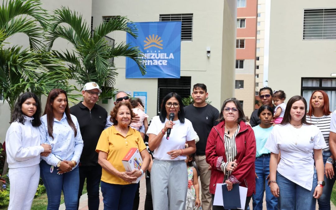 Presidenta Delcy Rodríguez entregó 181 viviendas a familias afectadas por terremotos del 24 de junio