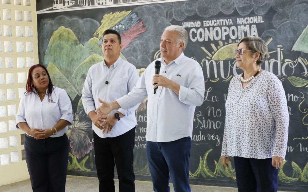 Gobernador Elio Serrano entregó rehabilitada la UEN Conopoima de El Hatillo