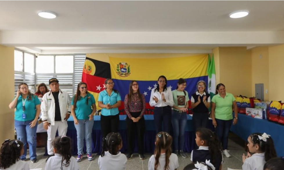 Estudiantes de la U.E.N José Manuel Álvarez reestrenan espacios para nuevo año escolar