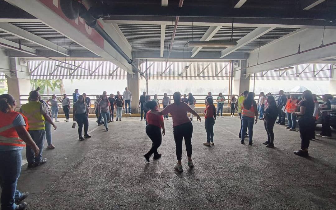 Personal de Metro Los Teques participó en simulacro sismológico en el Centro de Economía Comunal Alí Primera
