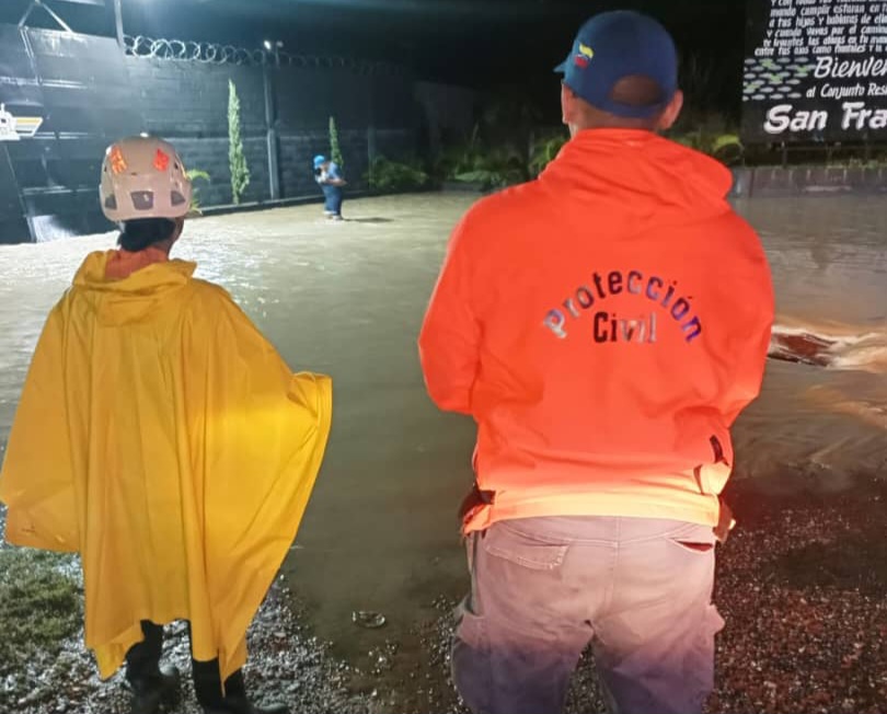 Autoridades mantienen monitoreo permanente en Guarenas-Guatire tras intensas lluvias