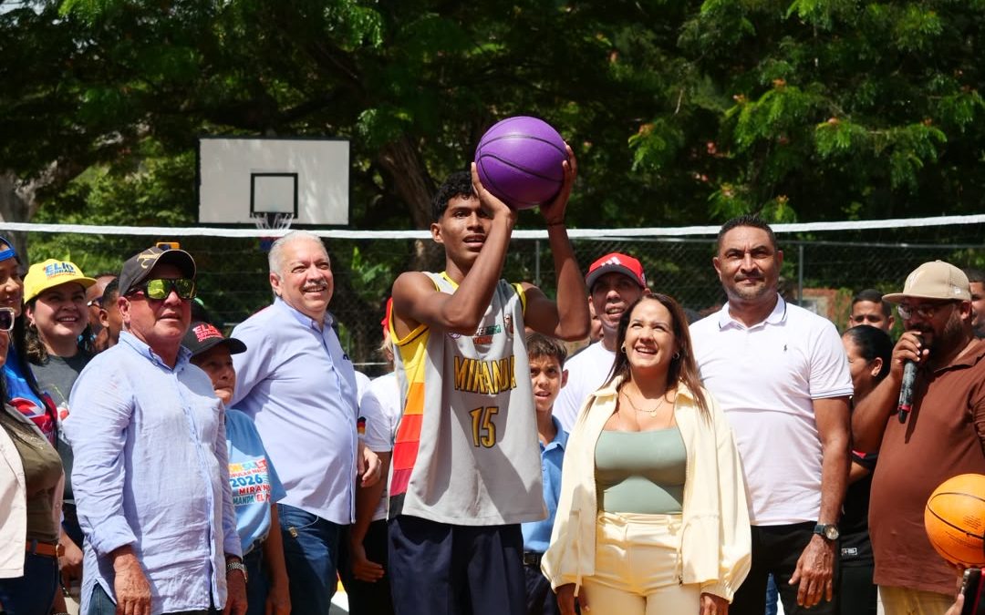 Entregaron cancha deportiva y techado de la UENR San Benito en Paz Castillo