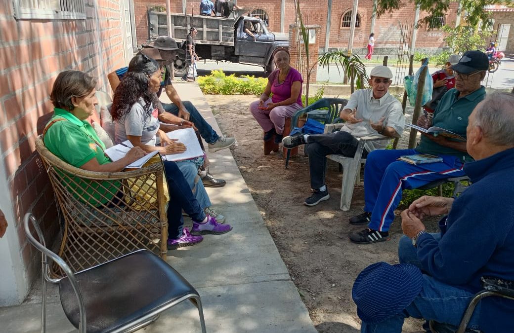Miranda promueve la lectura y la filosofía entre adultos mayores de Guatire