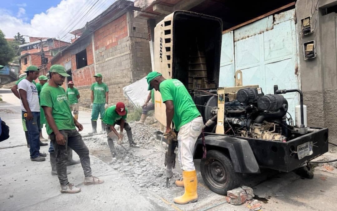 Sustituyen 35 metros de tubería de aguas servidas en sector El Piñal 1 de Guarenas