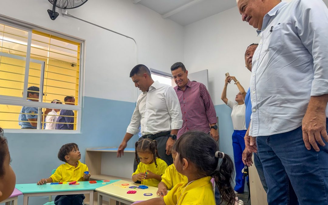 Gobernador Elio Serrano entrega escuela rehabilitada para 1.134 estudiantes en Petare