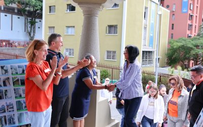 Entregan más de mil viviendas y espacios urbanos recuperados tras terremotos del 24 de junio