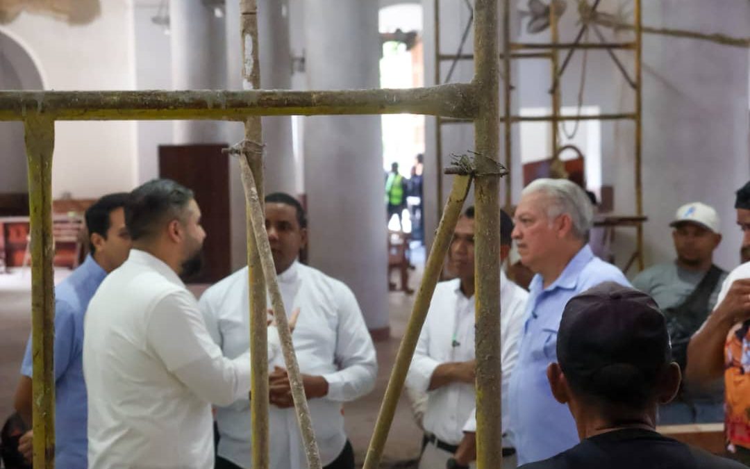 Autoridades supervisan rehabilitación de la Catedral de Guarenas y sostuvieron una mesa de diálogo con el Consejo Pastoral